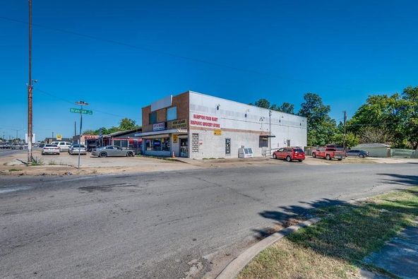 1232 S Hampton Rd, Dallas, TX 75208